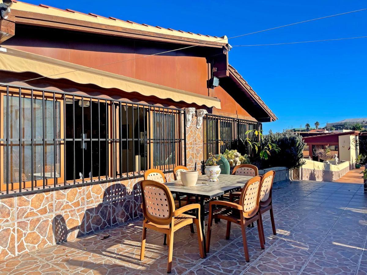 Vila Exquisite Rural House With Garden, Pool And Sea Views Arico Viejo Exteriér fotografie