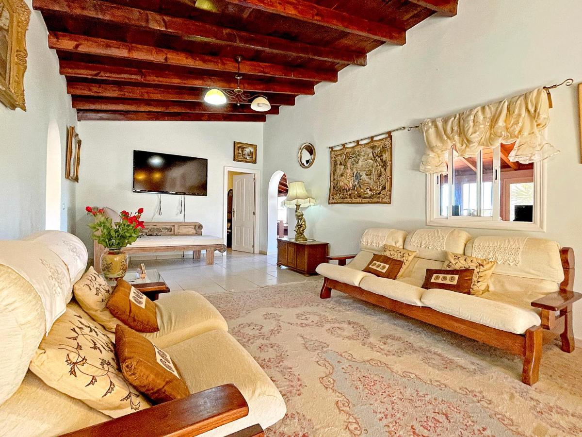 Vila Exquisite Rural House With Garden, Pool And Sea Views Arico Viejo Exteriér fotografie