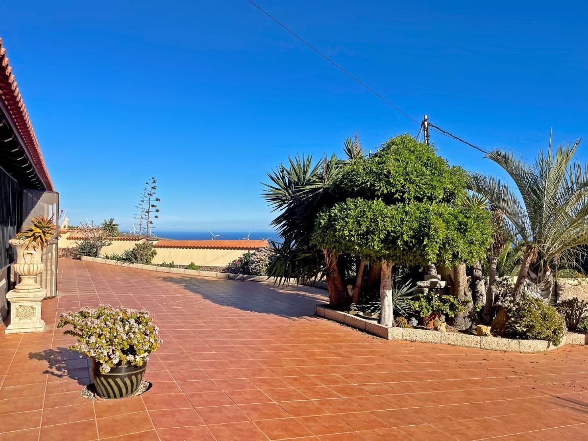 Vila Exquisite Rural House With Garden, Pool And Sea Views Arico Viejo Exteriér fotografie