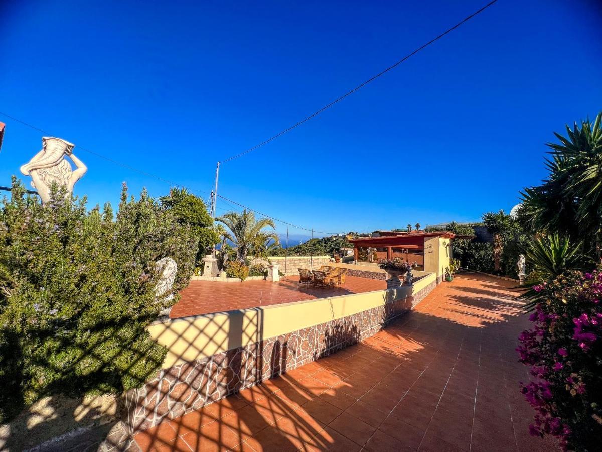 Vila Exquisite Rural House With Garden, Pool And Sea Views Arico Viejo Exteriér fotografie