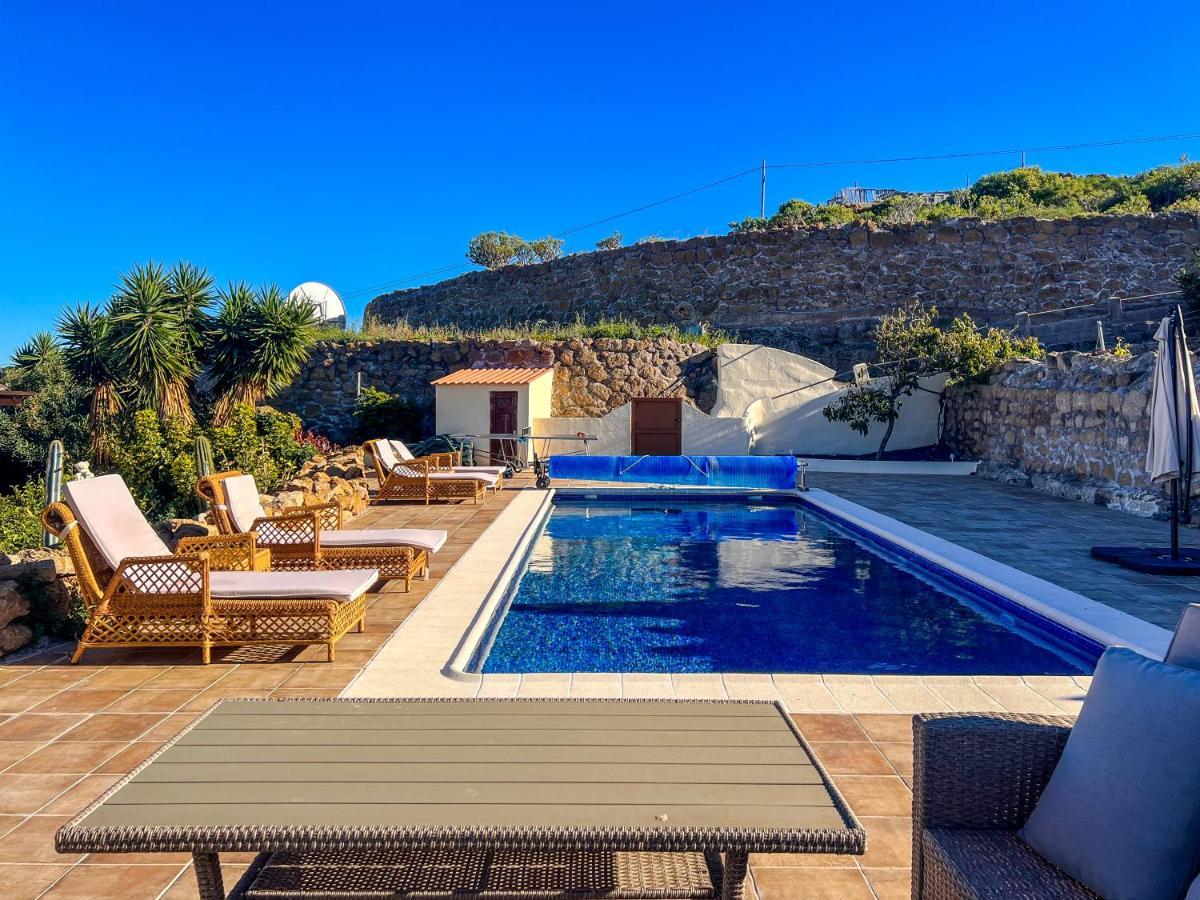 Vila Exquisite Rural House With Garden, Pool And Sea Views Arico Viejo Exteriér fotografie