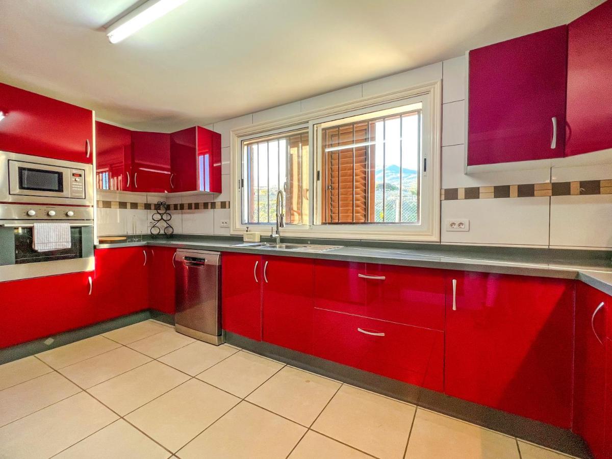 Vila Exquisite Rural House With Garden, Pool And Sea Views Arico Viejo Exteriér fotografie