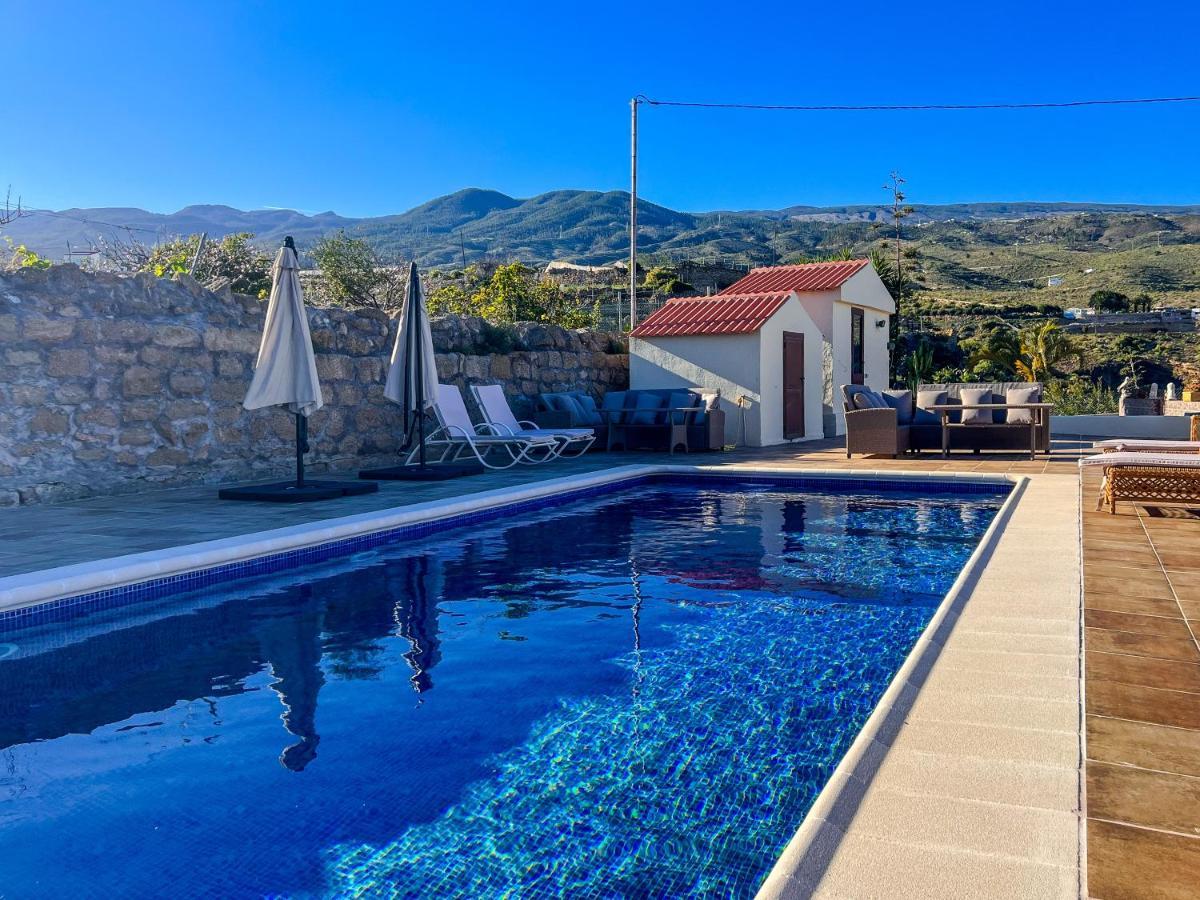 Vila Exquisite Rural House With Garden, Pool And Sea Views Arico Viejo Exteriér fotografie