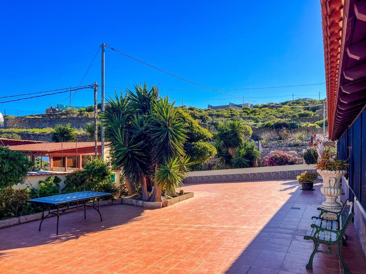Vila Exquisite Rural House With Garden, Pool And Sea Views Arico Viejo Exteriér fotografie