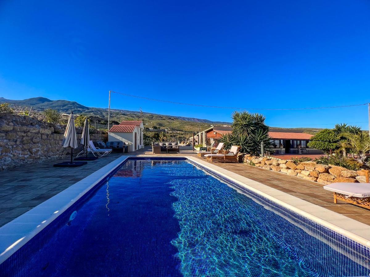 Vila Exquisite Rural House With Garden, Pool And Sea Views Arico Viejo Exteriér fotografie